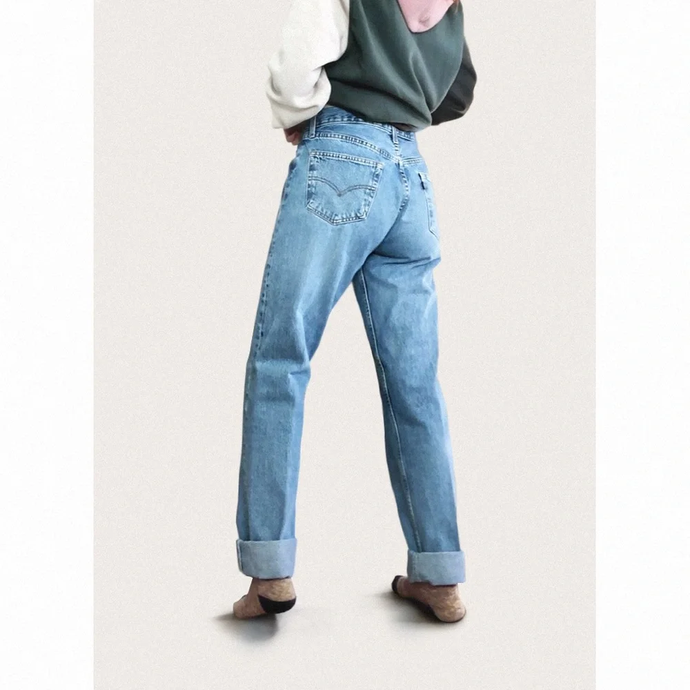 VTG Levi's Blue Straight Leg Women's Jeans - Picture 4 of 16